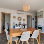 Maison De Lacaducee